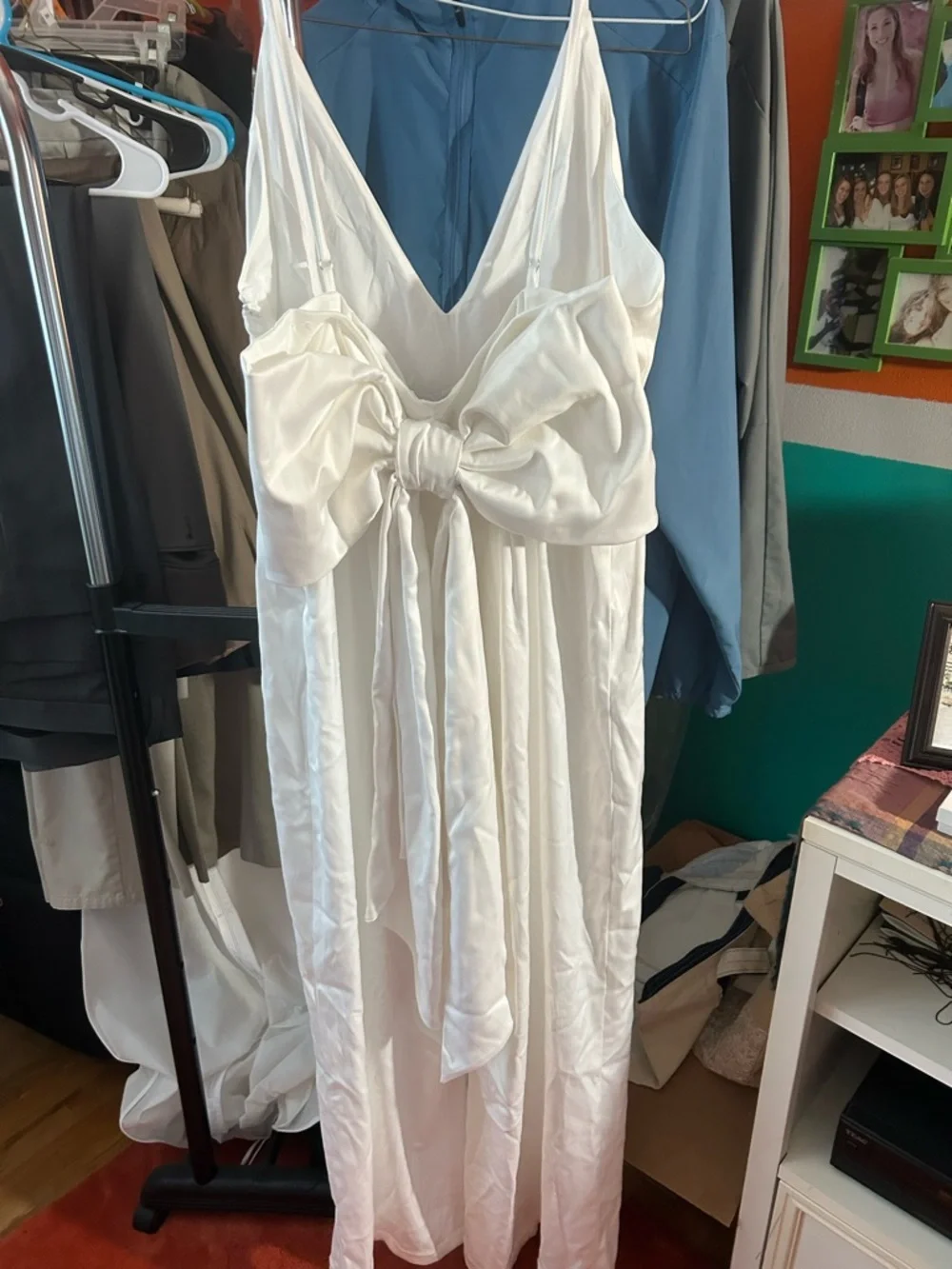 Women's White Bow Back V-Neck Wide-Leg Jumpsuit - Picture 4 of 7